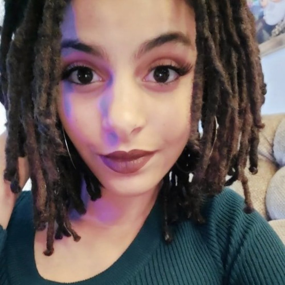 Meet your Posher, Ella